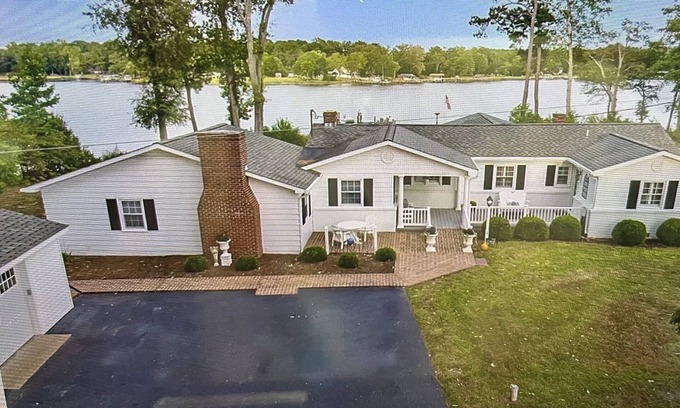 Ware House | Bluebell Cottage! Waterfront, Boat Dock in Gloucester VA. Handicap accessible!