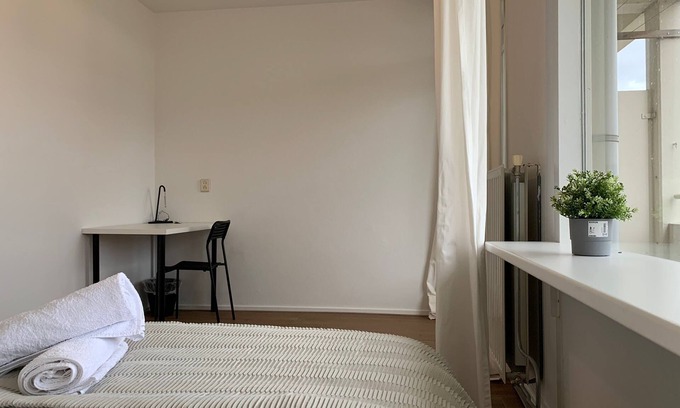 Municipality of Delft Bed & Breakfast | Bluebell Room 5 Balcony