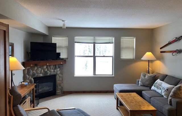 Silver Star Mountain Apartment | Bluebird Lodge