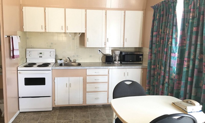 Innisfail Hotel | Bluebird Motel