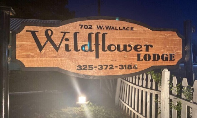 San Saba House | Bluebonnet Suite @ Wildflower Lodge