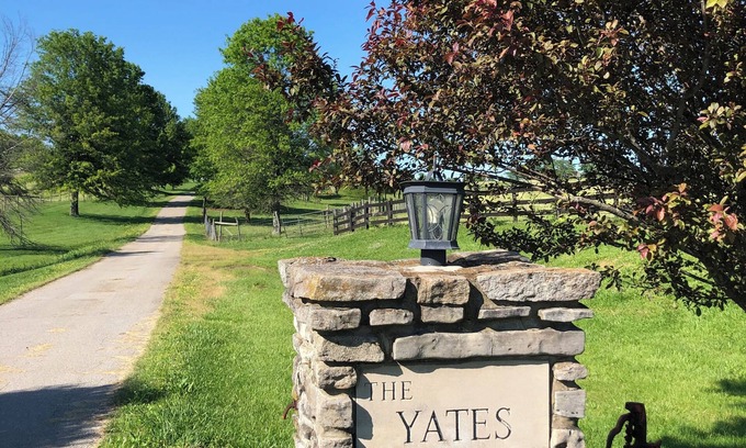 Fisherville Other | Bluegrass Farmhouse located on large farm near Louisvillle