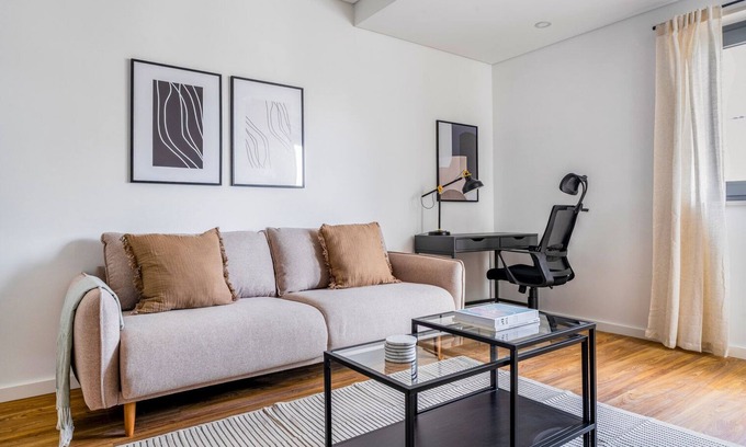 Casal da Ladeira Apartment | Blueground | Alvalade, balcony, nr Campo Pequeno
