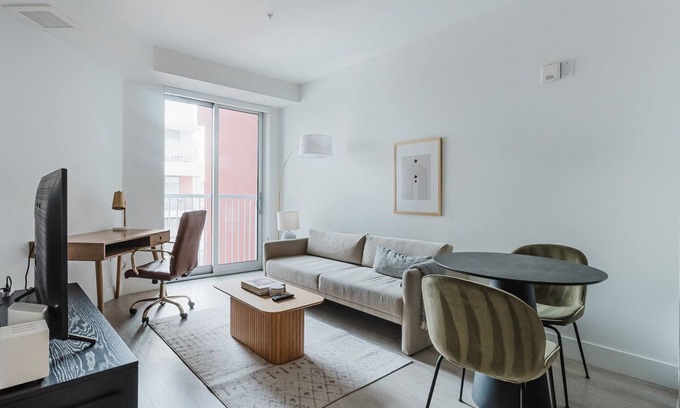 Centennial Apartment | Blueground | Centennial, rooftop, nr Courthouse