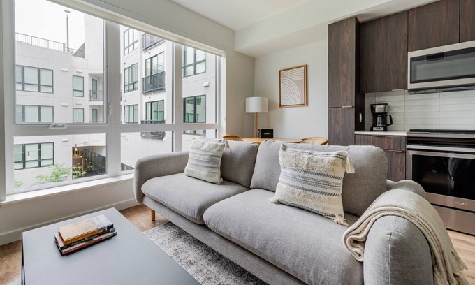 Downtown Oakland Apartment | Blueground | Civic Center, view, nr Lake Merritt