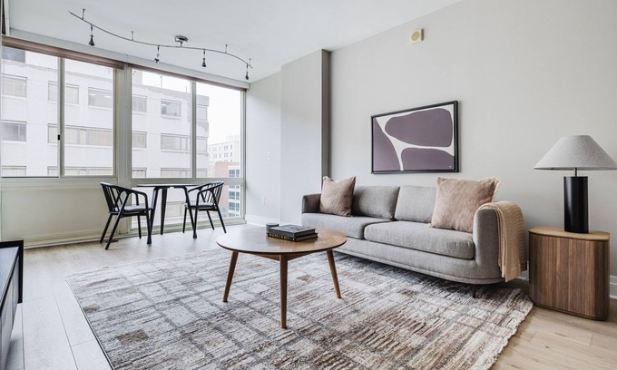 Connecticut Ave - K Street Apartment | Blueground | Foggy Bottom, pool & gym, nr metro