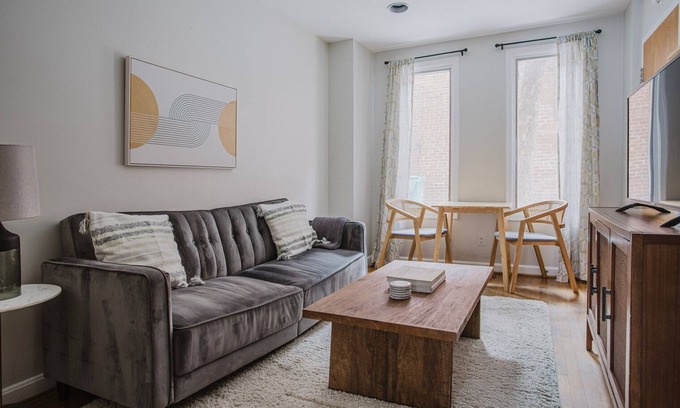 Georgetown Apartment | Blueground | Georgetown, AC & w/d, walk to shops