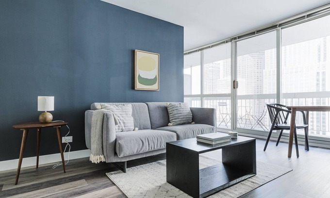 Rush and Division Apartment | Blueground | Gold Coast, rooftop & gym, nr Hancock