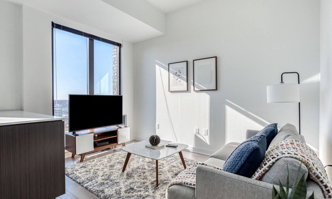 Reston Apartment | Blueground | Hunter Mill District, pool, nr Lake Fairfax