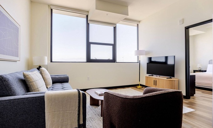 Westlake Apartment | Blueground | MacArthur Park, pool, nr Wilshire Blvd