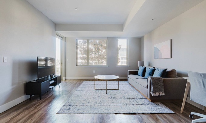 Mountain View Apartment | Blueground | Mountain View 1bd apartment