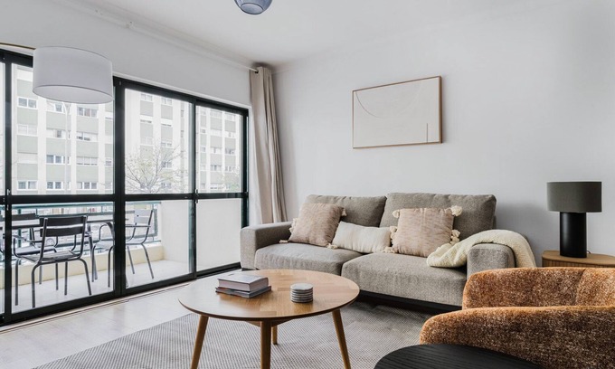 Paco De Arcos Apartment | Blueground | Oeiras 2bd apartment