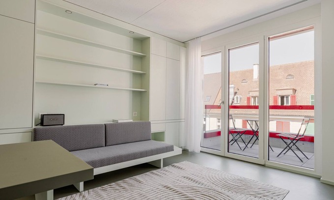 Oerlikon Apartment | Blueground | Oerlikon, balcony, nr Zurich Zoo