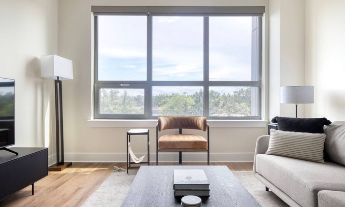 Pentagon City Apartment | Blueground | Pentagon City, rooftop, nr Potomac River