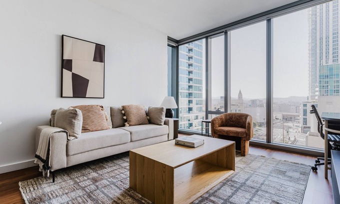 South Beach Apartment | Blueground | Rincon Hill, pool & EV, nr Embarcadero