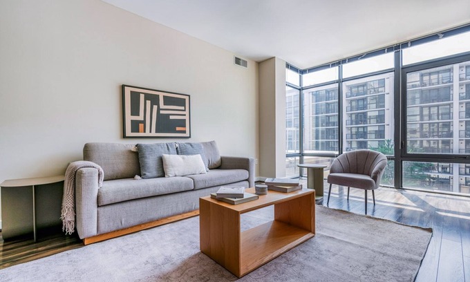 Shaw Apartment | Blueground | Shaw, balcony, nr Howard Theatre
