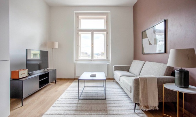 Vrsovice Apartment | Blueground | Vršovice, near Grebovka park (PRG-15)
