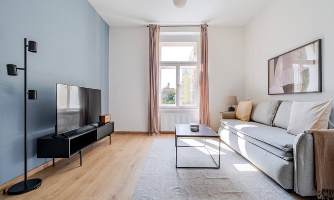 Vrsovice Apartment | Blueground | Vršovice, near renaissance–style park (PRG-7)
