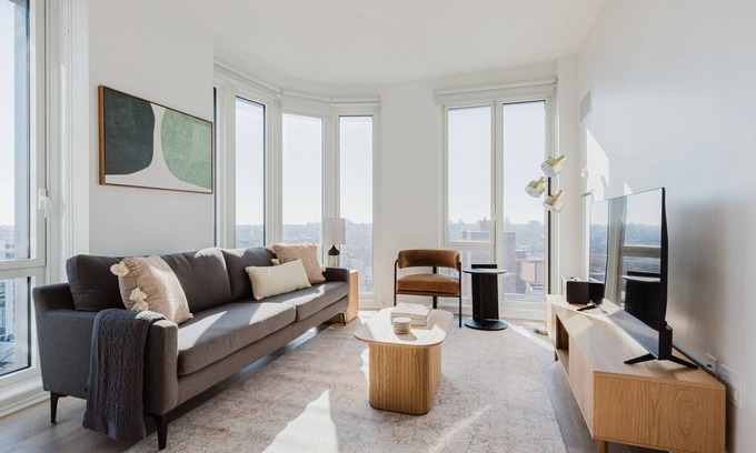 Williamsburg Apartment | Blueground | Williamsburg, gym & w/d, nr bridge