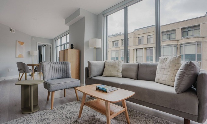 Woodmont Triangle Apartment | Blueground | Woodmont, pool & gym, nr Bethesda Row
