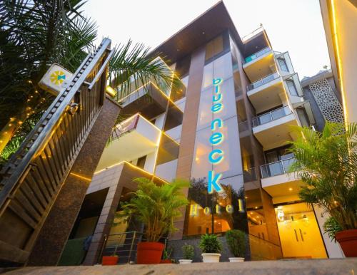 Sector 40 Hotel | BlueNeck Sec 40 Unitech Cyber Park Gurugram
