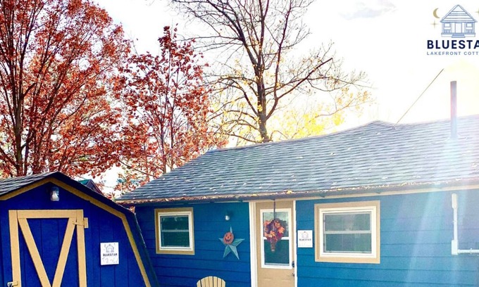 Leeds and the Thousand Islands Cottage | Bluestar Lakefront Cottage Rental - 1000 Islands Region - Gananoque