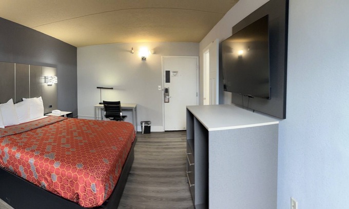 Roseville Hotel | Blueway Inn & Suites Roseville