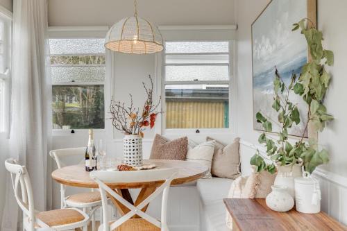 Rangeville House | Bluewood Cottage - Cozy Charm, Steps from the City