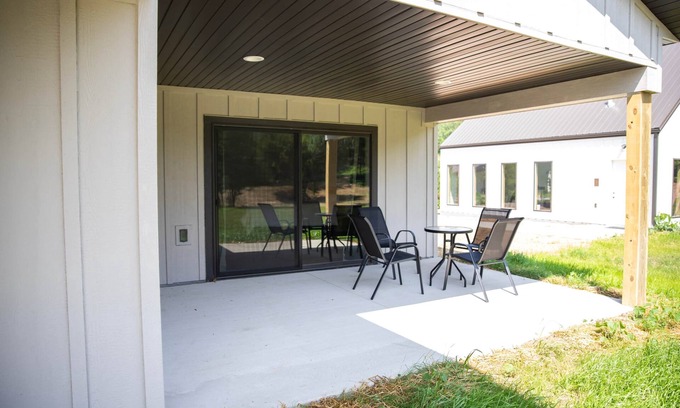 Decorah Villa | Bluffside Gardens Redbud Series Unit 5A