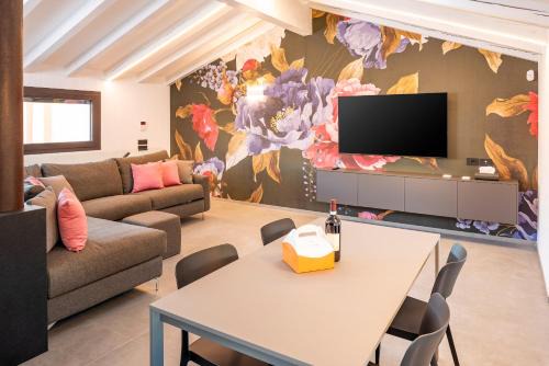 Old Town Apartment | Blumen Apartment