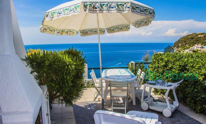 Le Forna Villa | BluPonza Case Vacanza Villa Rosa