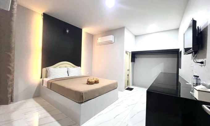 Pak Nam Hotel | BM Beach Resort