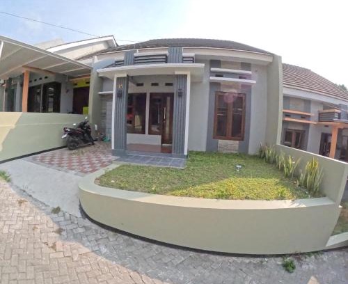 Yogyakarta House | BMR B3 Homestay Jogja