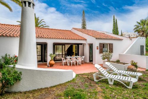 Alfa-Mar Villa | BmyGuest - Falésia Beach Villa