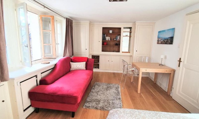 Geneva Old Town Apartment | Boël 5 studio
