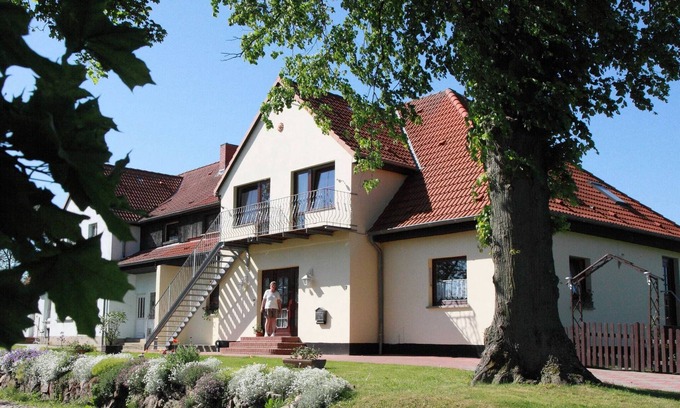 Kroepelin Apartment | Boutique Apartment in Kröpelin with Terrace