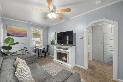 Central - Terry Apartment | Bo's Cozy Green DADU Bungalow with shared Hot Tub, Sauna