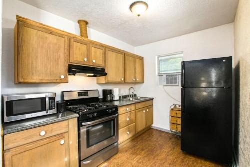 Central - Terry House | Bo360 Bungalow with Hot Tub and Sauna