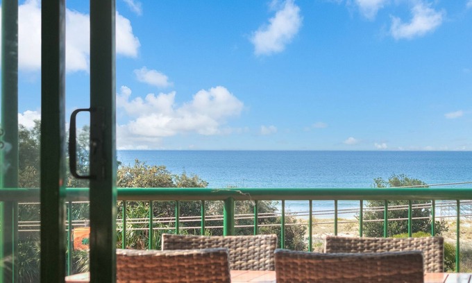 Bilinga Apartment | Boardwalk Pacific 8 - Beachfront Bilinga - Min. 3 Night Stays!