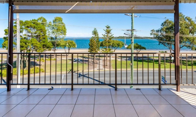 Bongaree Apartment | Boasting some of Bribie's Best Waterviews