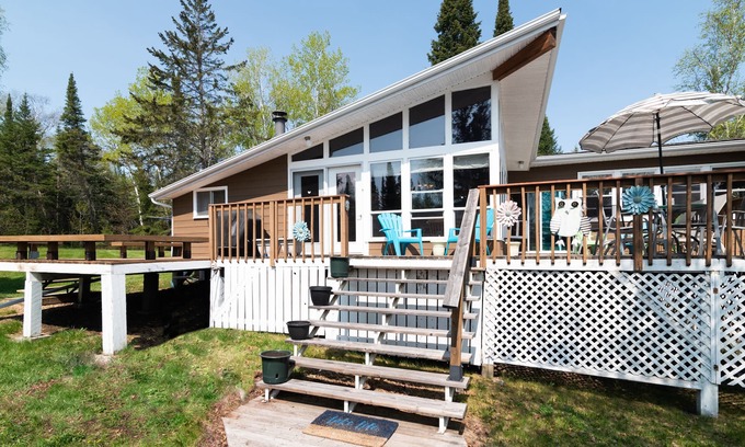 Sioux Narrows Cottage | Boat access on Lake of the Woods. 10-15 minutes from Kenora