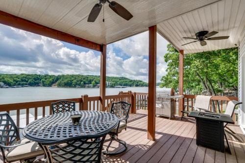 Lake Ozark House | Boat Dock and Slip Access Lake of the Ozarks Gem