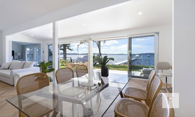 Lake Macquarie City Council House | Boat Harbour Haven - House only!