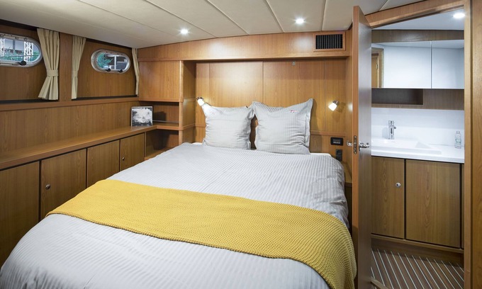 Isola La Certosa Boat Rental | boat hotel charter for two: romantic cruise, wine tasting