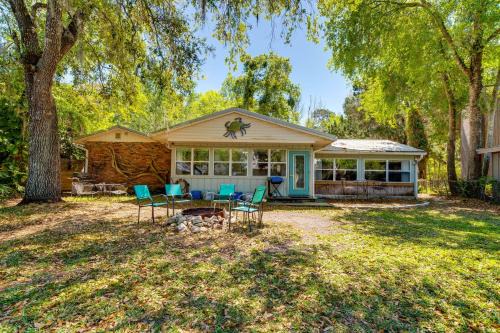 Homosassa House | Boat Slip and Fire Pit Peaceful House