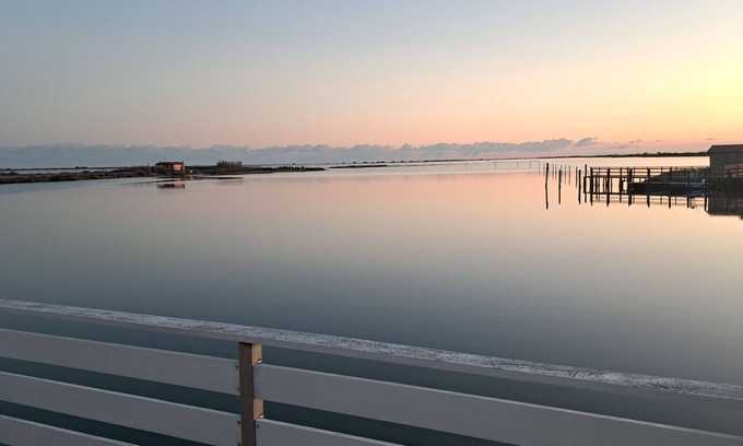 Porto Levante Boat Rental | Boathouse "Floating Home Delta del Po" with Terrace, Whirlpool & Wi-Fi