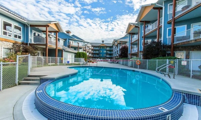 Sicamous Condo | Boating & Sledding Paradise