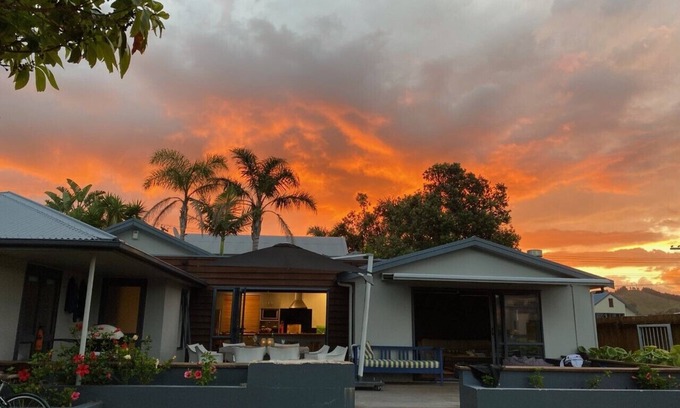 Whangamata House | Bob's Bach by the Beach