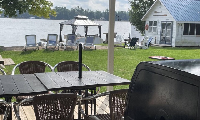 Bobcaygeon Cabin | Bobcaygeon Resort - Cottage #2 (Sleeps 6)