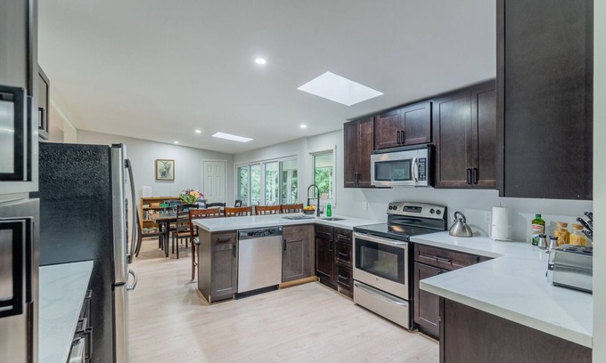 Bobcaygeon Cottage | Bobcaygeon Riverfront Cottage Sleeps up to 8